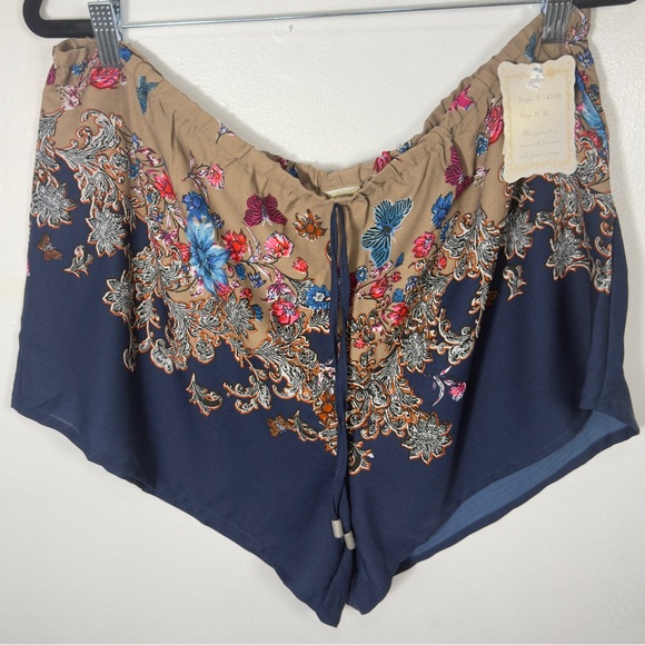 Floral Button-Up Shirt with Butterfly Print - Picture 10 of 11